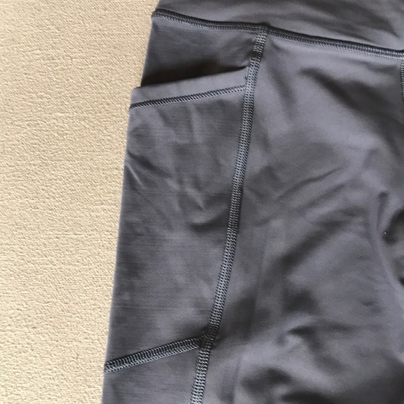 NWT Victorias Secret legging cropped - Picture 2 of 7